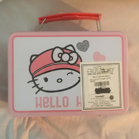Hello Kitty Tin - Picture 3 of 7
